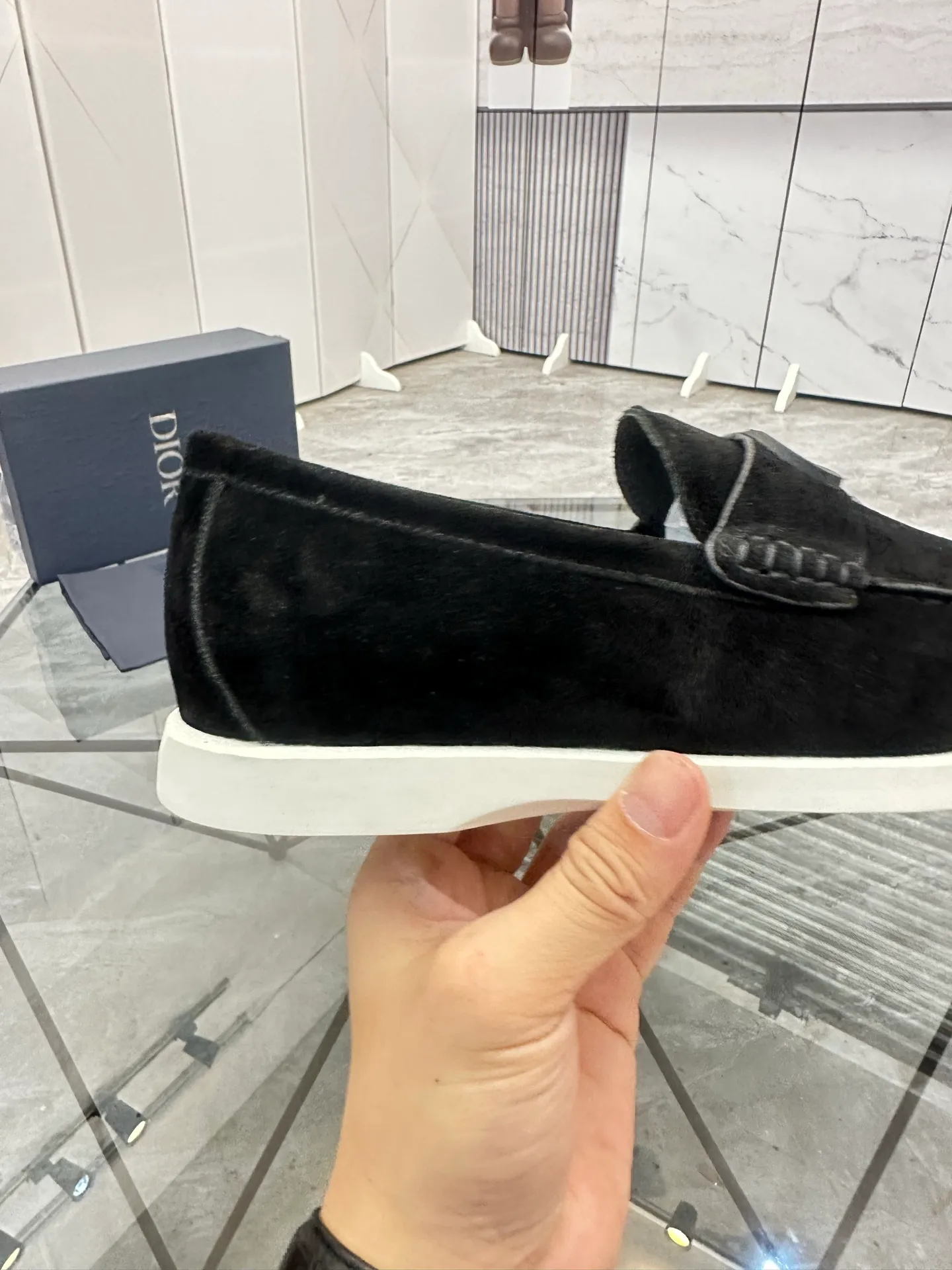 Selling men's shoes 💰: 💰P440¥ Product trademark: Dio* "Dior*" slip-on shoes Regular size: 39-44 (can be customized to 45.46) Product materials: imported nubuck leather upper, cowhide lining, original outsole. Number: 628
